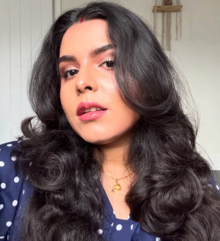 আয়নার সামনে চিত্রার গুদে ঠাপ